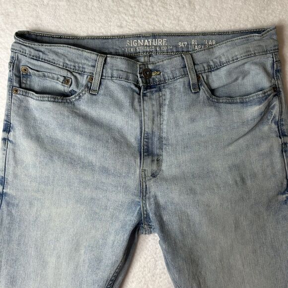 Signature Levi Strauss Men’s 36x32 Light wash Straight Cut Casual Normcore - Picture 2 of 12